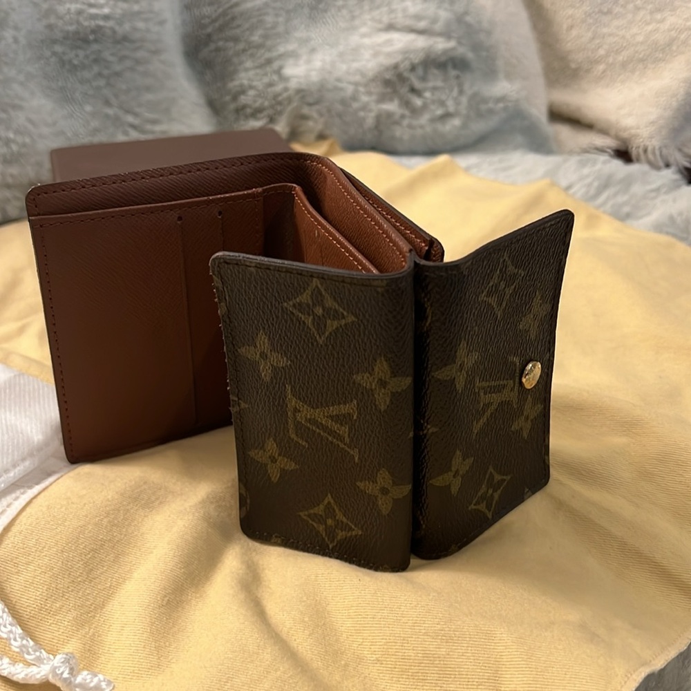 Louis Vuitton Monogram Elise Compact Wallet - Picture 7 of 13